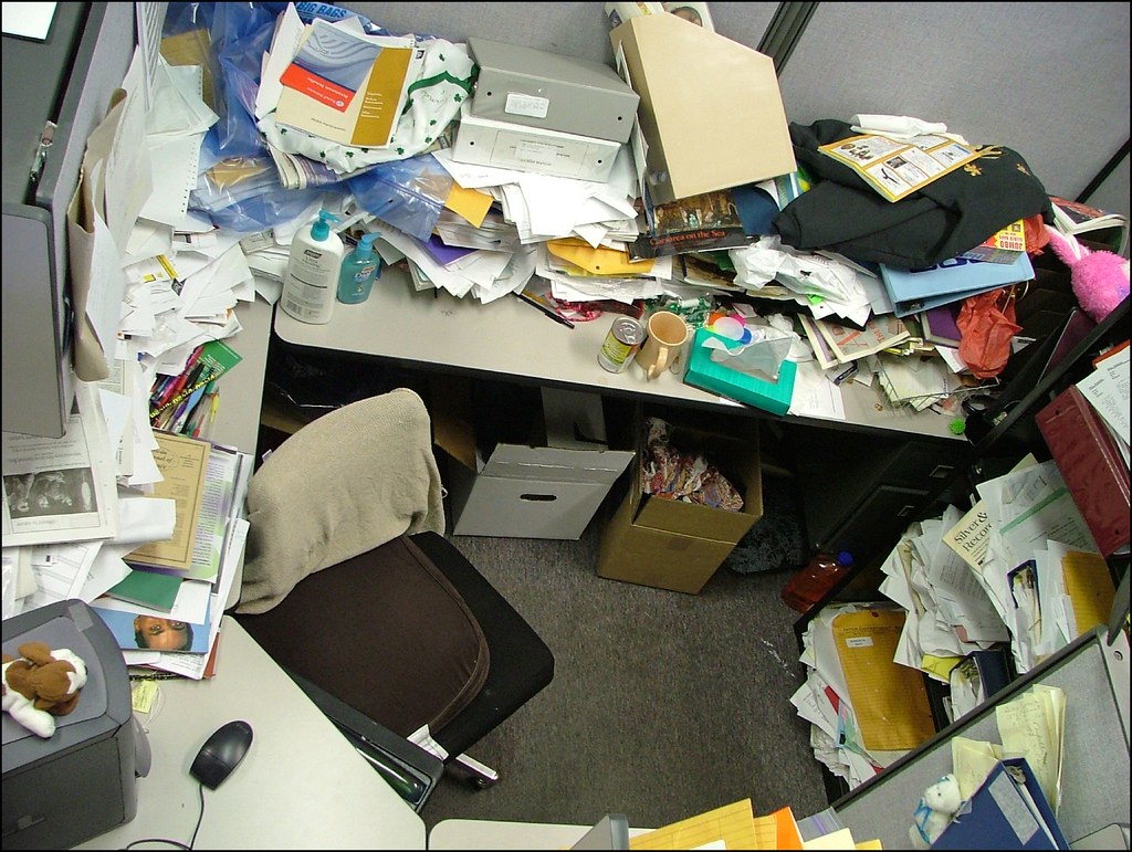 Mess desk